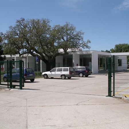 Parque De Campismo Orbitur Montargil Hotel Buitenkant foto