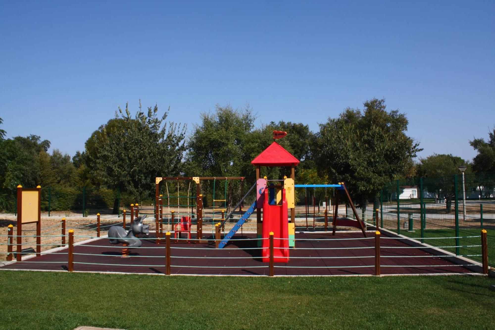 Parque De Campismo Orbitur Montargil Hotel Buitenkant foto