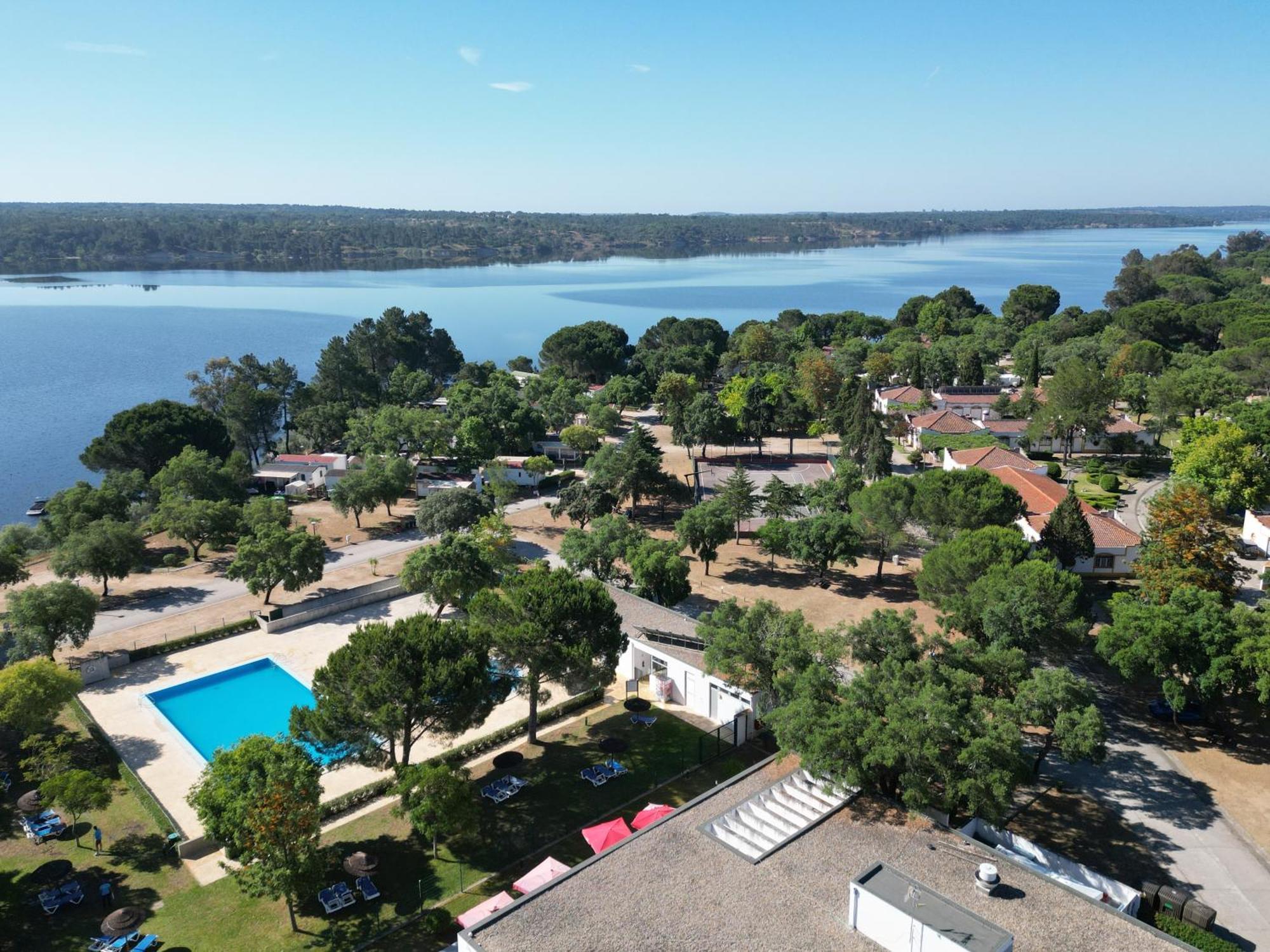 Parque De Campismo Orbitur Montargil Hotel Buitenkant foto