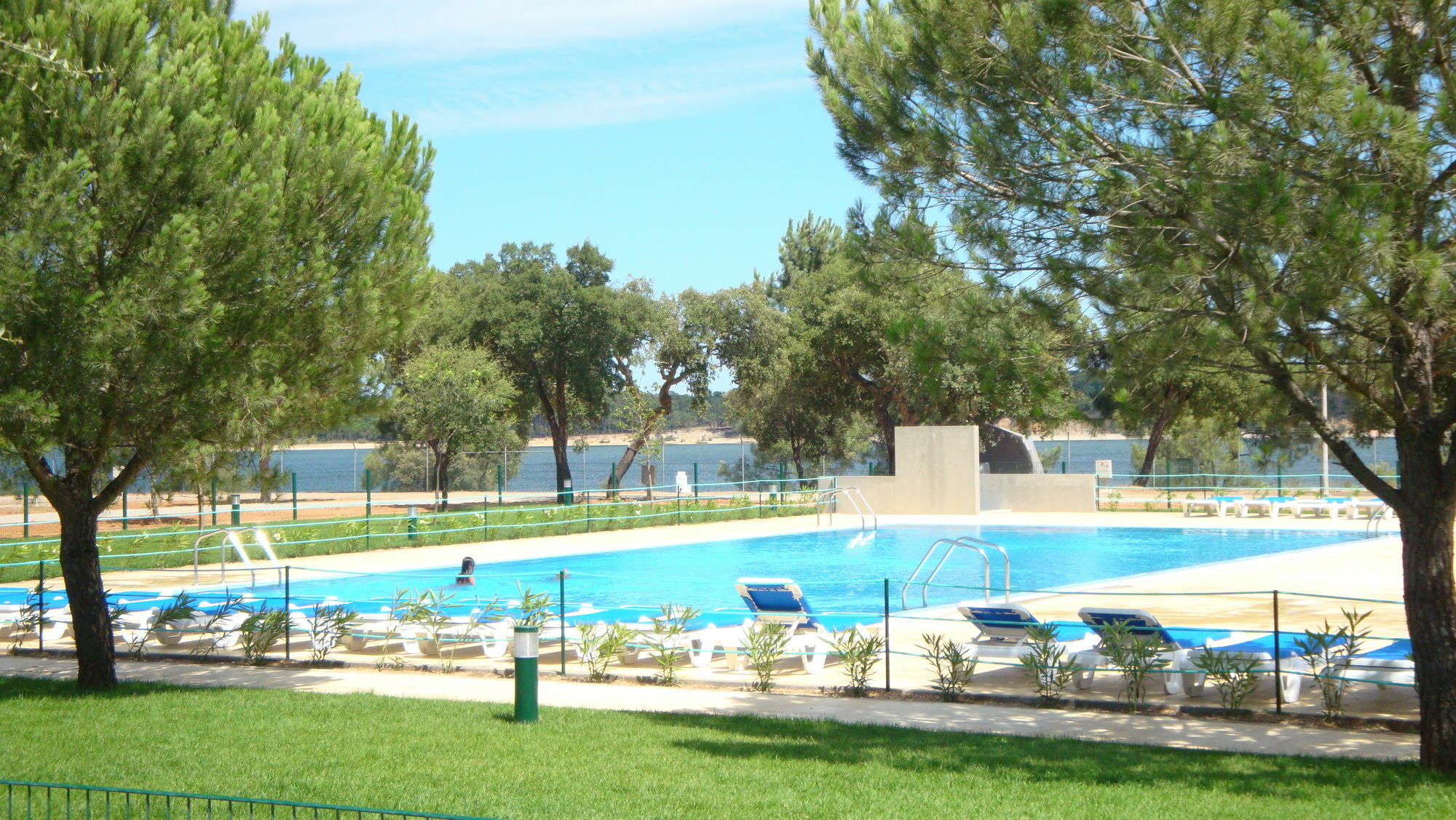 Parque De Campismo Orbitur Montargil Hotel Buitenkant foto